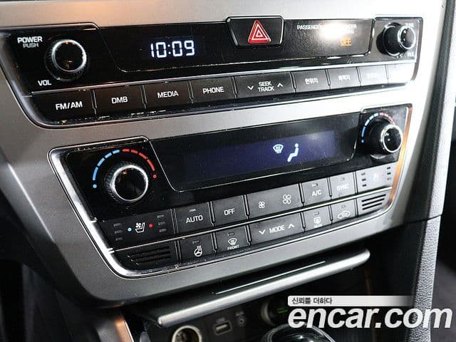 Hyundai LF Sonata Special, 2016 10