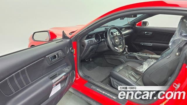 Ford Mustang купе, 2017 10