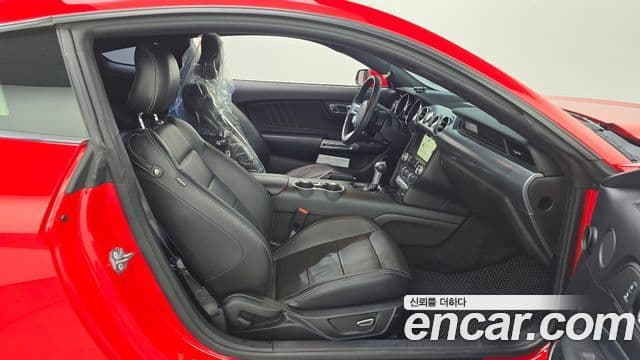 Ford Mustang купе, 2017 11