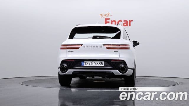 Genesis GV70, 2024 4