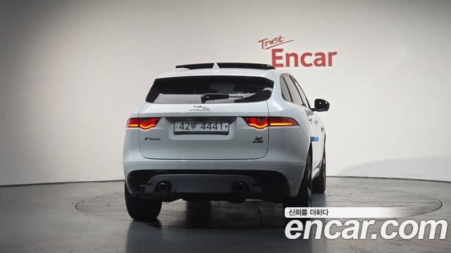 Jaguar F-PACE 30d S, 2017 4