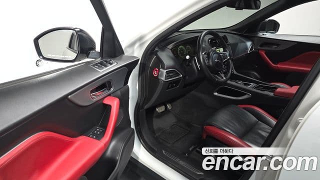 Jaguar F-PACE 30d S, 2017 11