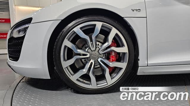 Audi R8 5.2 V10 Spyder, 2015 все фото