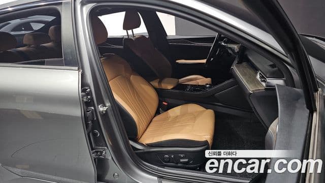 Kia K5 3세대 Signature, 2022 10