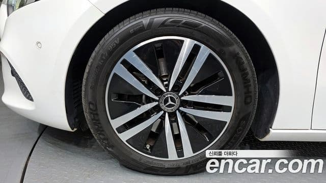 Mercedes-Benz A-класс W177 A220 хэтчбек, 2022 все фото