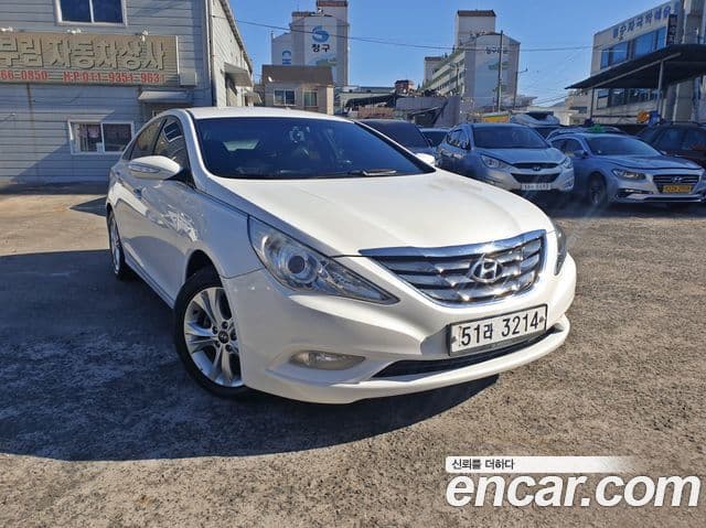 Hyundai YF Sonata LPI Premier(для людей с инвалидностью), 2011 1