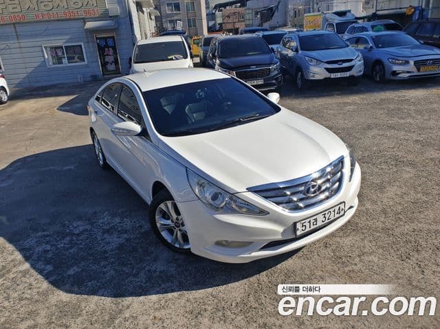 Hyundai YF Sonata LPI Premier(для людей с инвалидностью), 2011 3