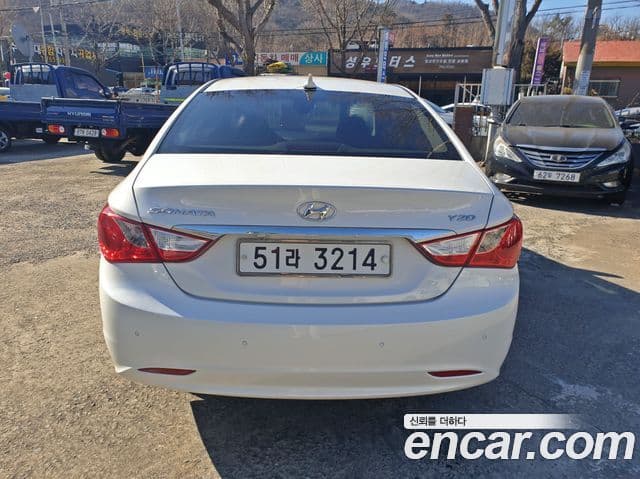 Hyundai YF Sonata LPI Premier(для людей с инвалидностью), 2011 6