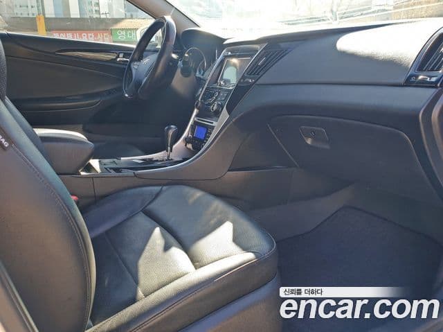 Hyundai YF Sonata LPI Premier(для людей с инвалидностью), 2011 16