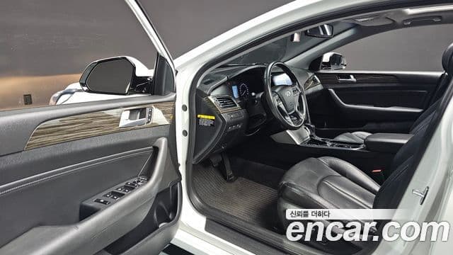 Hyundai LF Sonata LPI Modern(для людей с инвалидностью), 2015 11