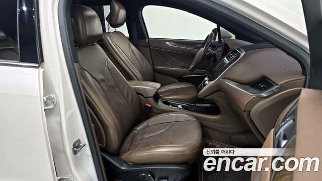 Lincoln MKC, 2018 12