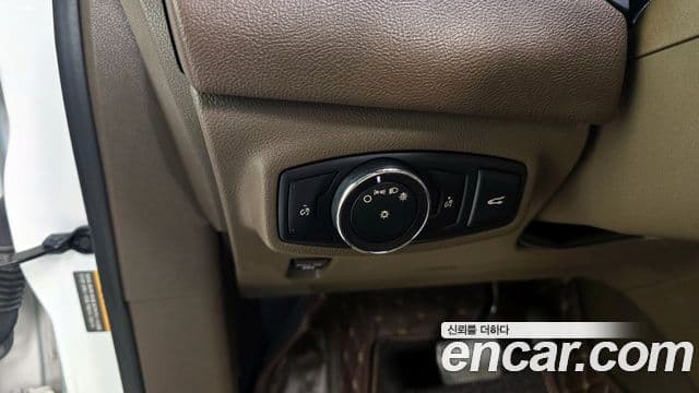 Lincoln MKC, 2018 13