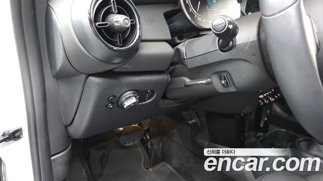 Mini Cooper S 3세대, 2024 13