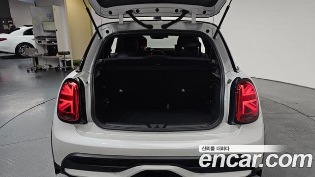 Mini Cooper S 3세대, 2024 20