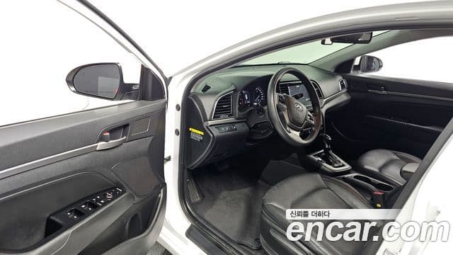 Hyundai Avante AD 1.6 GDI Value Plus, 2018 10