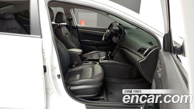 Hyundai Avante AD 1.6 GDI Value Plus, 2018 11