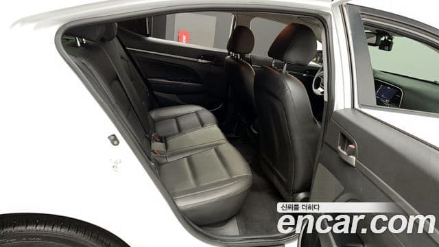 Hyundai Avante AD 1.6 GDI Value Plus, 2018 12