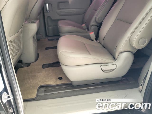 Kia All New Carnival Luxury, 2018 8