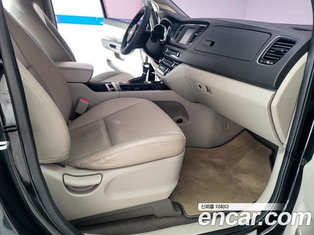 Kia All New Carnival Luxury, 2018 9