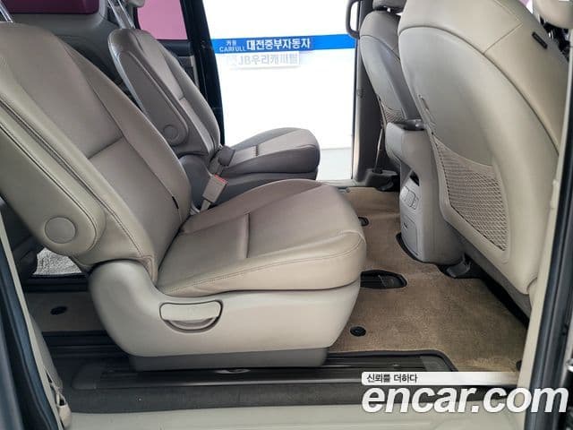 Kia All New Carnival Luxury, 2018 10
