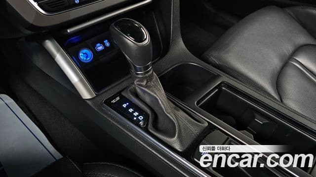 Hyundai LF Sonata Premium, 2017 9