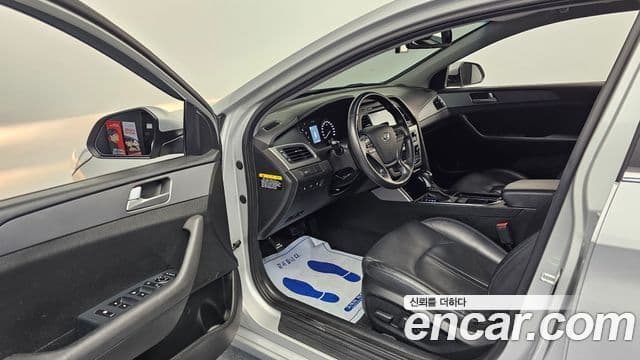 Hyundai LF Sonata Premium, 2017 10