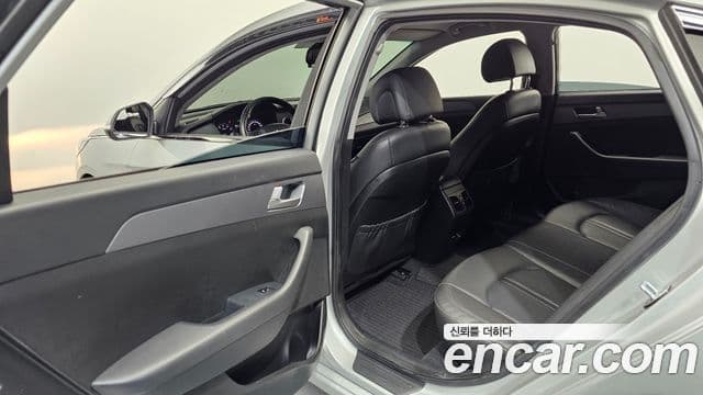 Hyundai LF Sonata Premium, 2017 11