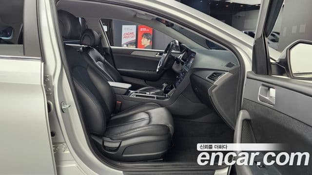 Hyundai LF Sonata Premium, 2017 12