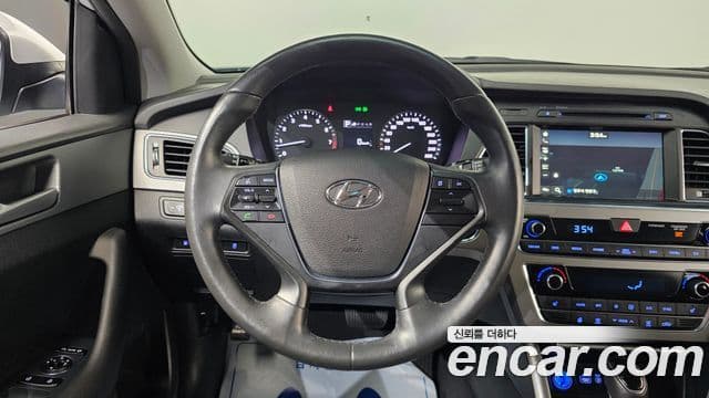 Hyundai LF Sonata Premium, 2017 16