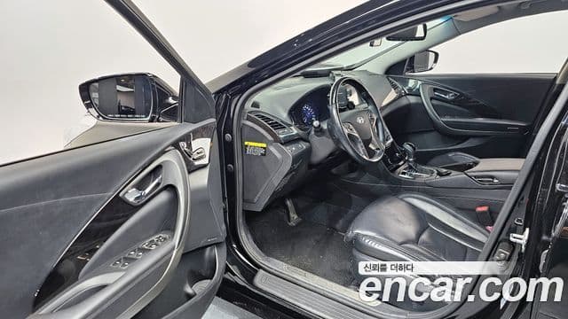 Hyundai Grandeur HG гибрид Premium, 2015 11