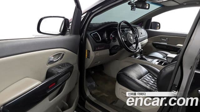 Kia All New Carnival Noblesse, 2015 10