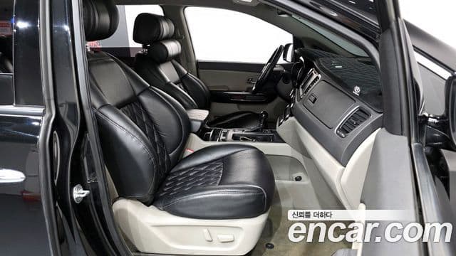 Kia All New Carnival Noblesse, 2015 11