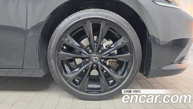 Lexus ES300h 7세대 F-Sport, 2023 все фото