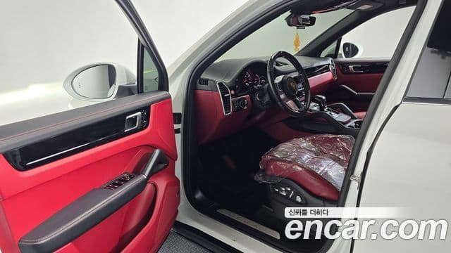 Porsche Cayenne (PO536), 2021 10