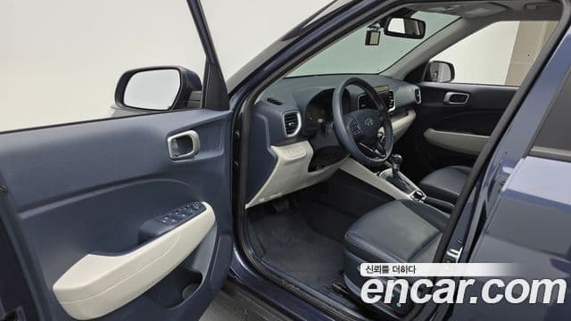Hyundai Venue Premium, 2024 10