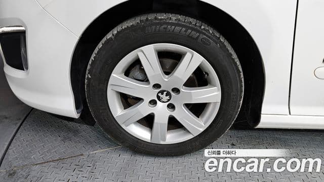 Peugeot 308 1세대, 2014 все фото