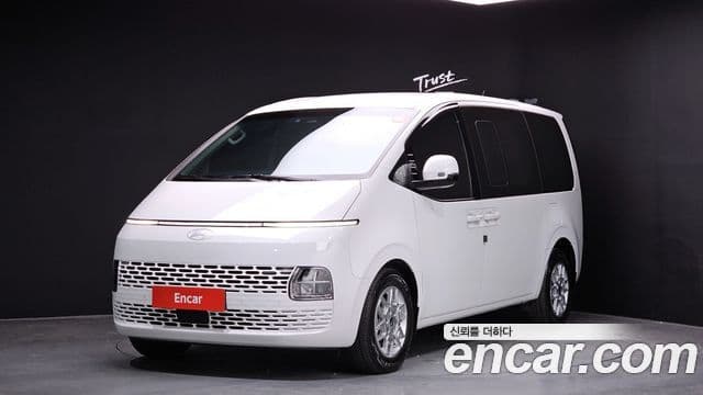 Hyundai Staria Modern, 2025 1