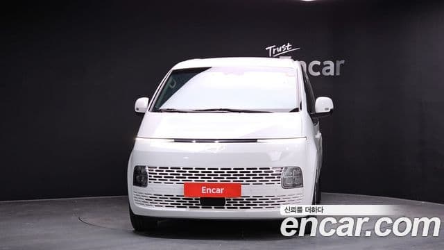 Hyundai Staria Modern, 2025 3