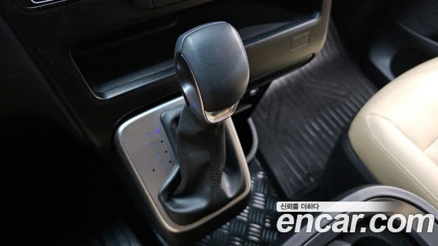 Hyundai Staria Modern, 2025 9