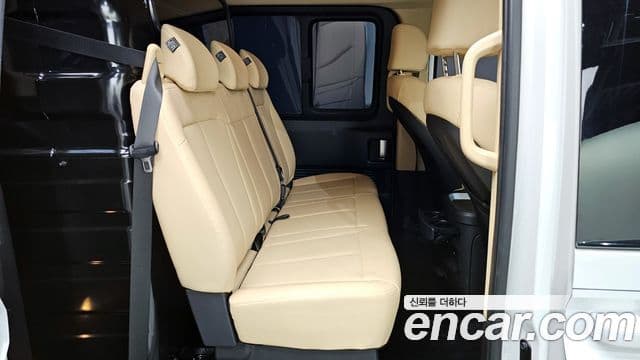 Hyundai Staria Modern, 2025 12