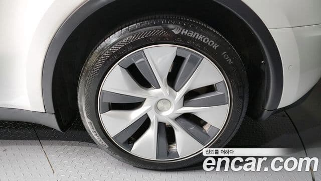 Tesla модель Y Standard Range RWD, 2021 все фото