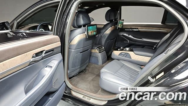 Genesis G90 Premium Luxury, 2021 12