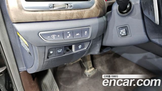 Genesis G90 Premium Luxury, 2021 14