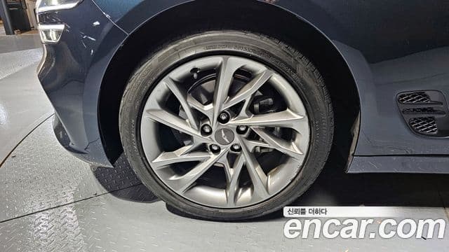 Genesis The / новый New G70, 2023 все фото