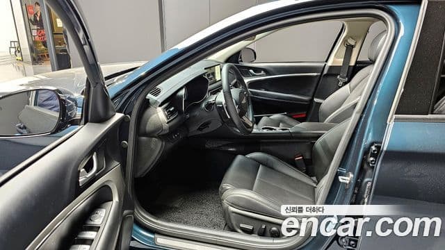 Genesis The / новый New G70, 2023 10