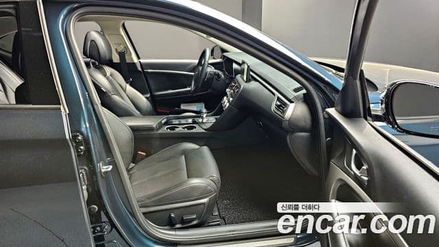 Genesis The / новый New G70, 2023 11