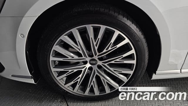 Audi A8 (D5) 55 TFSI Quattro Premium LWB, 2022 17