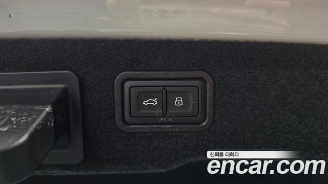 Audi A8 (D5) 55 TFSI Quattro Premium LWB, 2022 16