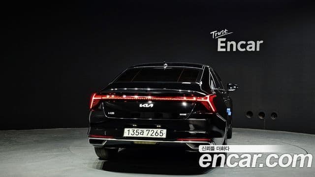 Kia K8 гибрид Signature, 2023 4