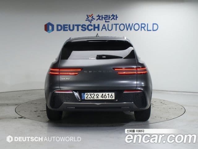 Genesis GV70, 2021 4